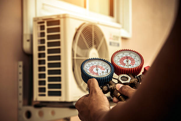 Professional Ac Installation technician working in Gridley, IL